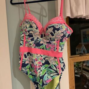 Lilly Pulitzer Palma cup one peice swim suit 14
